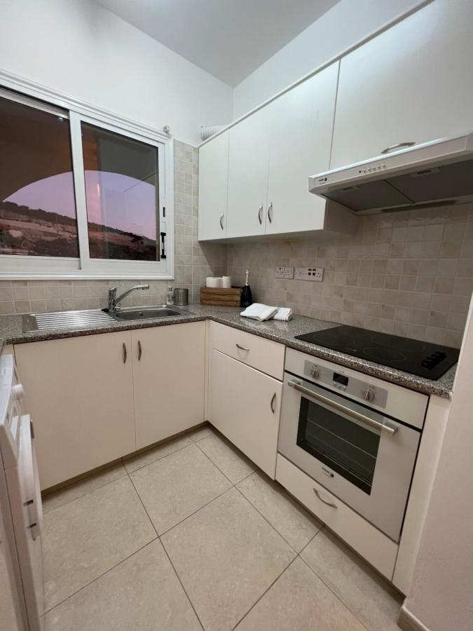 Hillview Apartment เปเยีย ภายนอก รูปภาพ
