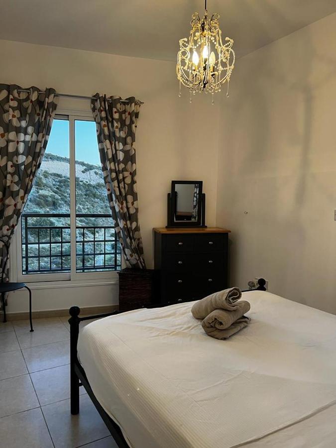 Hillview Apartment เปเยีย ภายนอก รูปภาพ