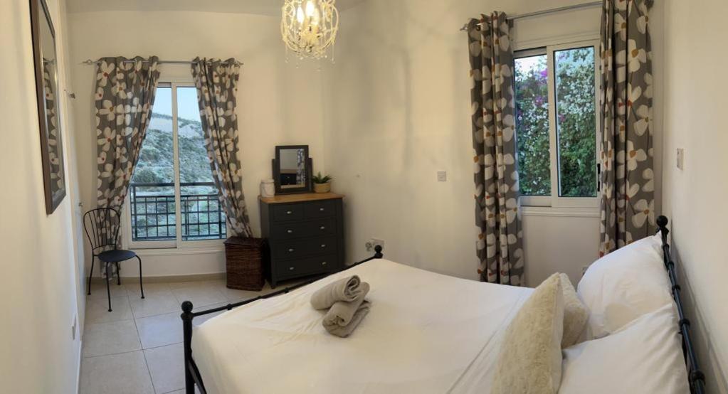 Hillview Apartment เปเยีย ภายนอก รูปภาพ